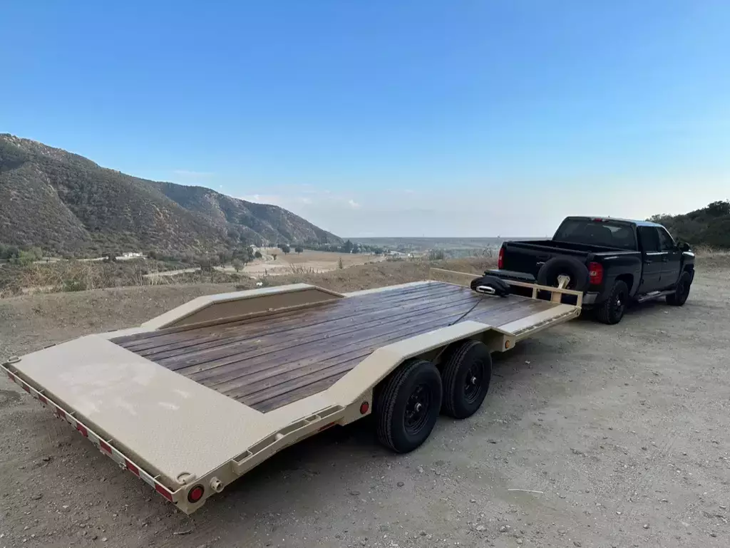 Image by Seth C. via Neighbors Trailer in Upland, CA