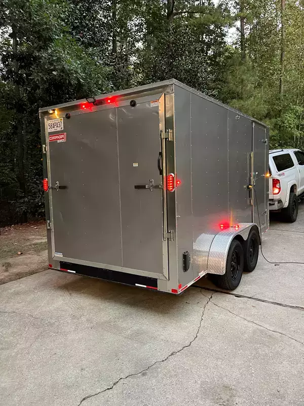 Photo by Traigo R, via Neighbors Trailer in Chelsea, Alabama